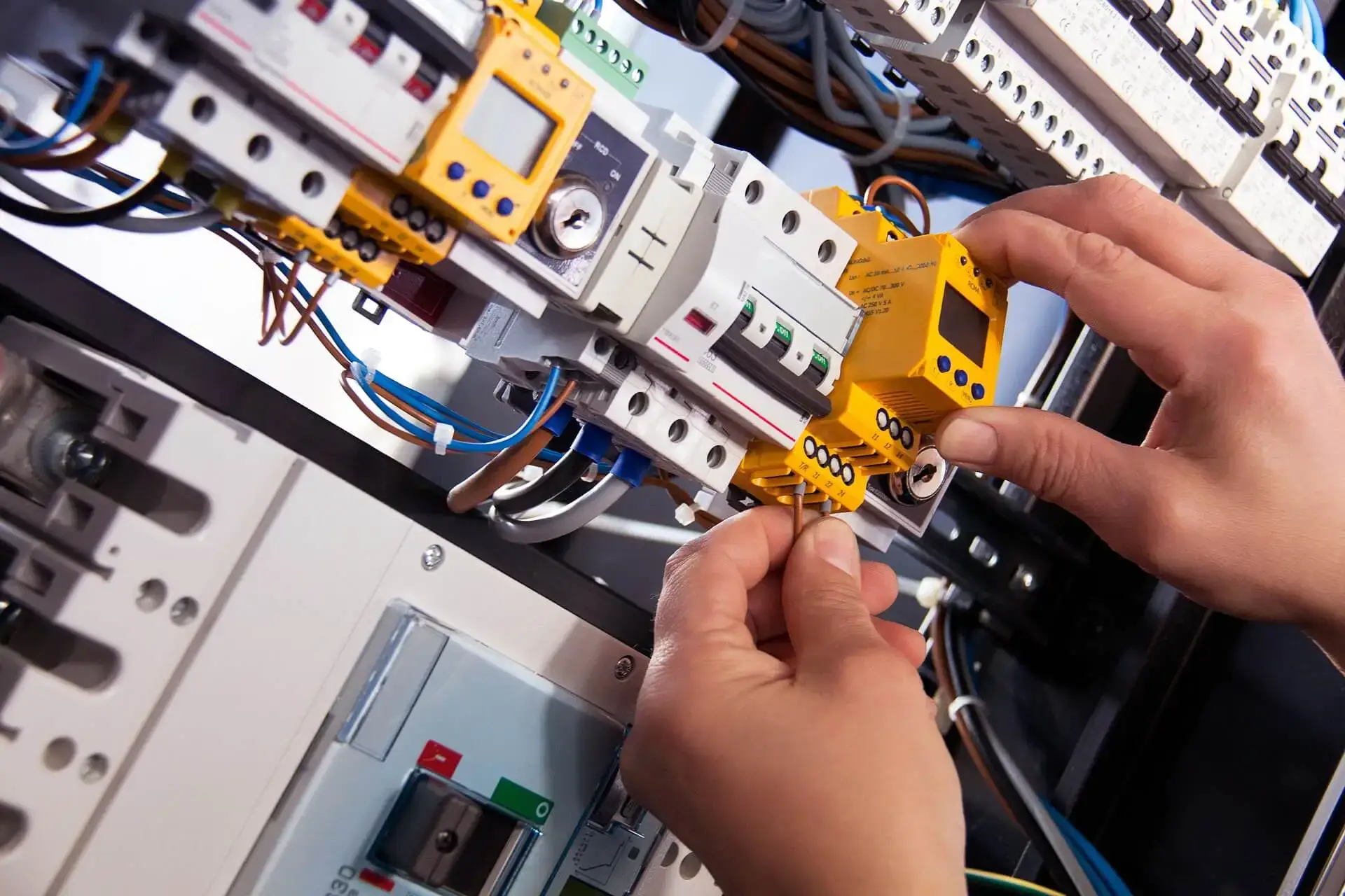Certified electricians in East Acton